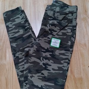 No Boundaries Camo High Rise skinny